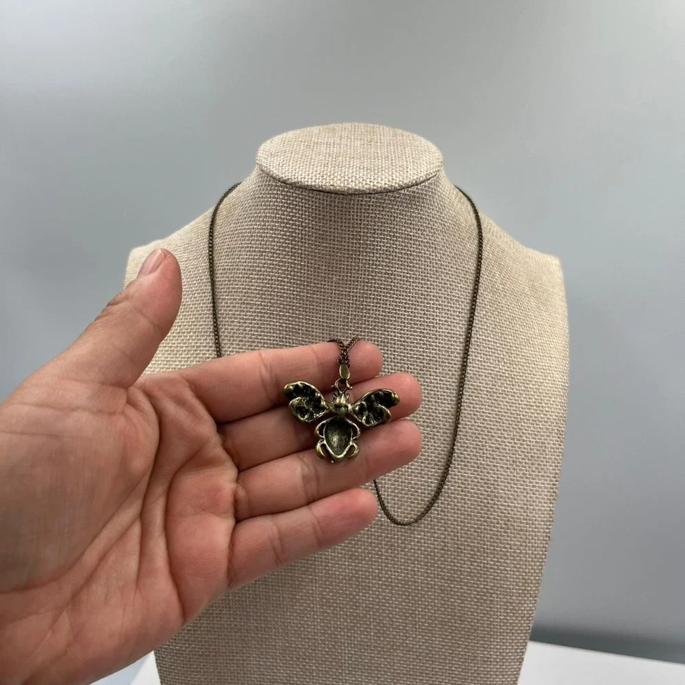 Vintage Bronze‎ Tone Bee Pendant Necklace Rhinestone Crystal Insect Jewelry Boho